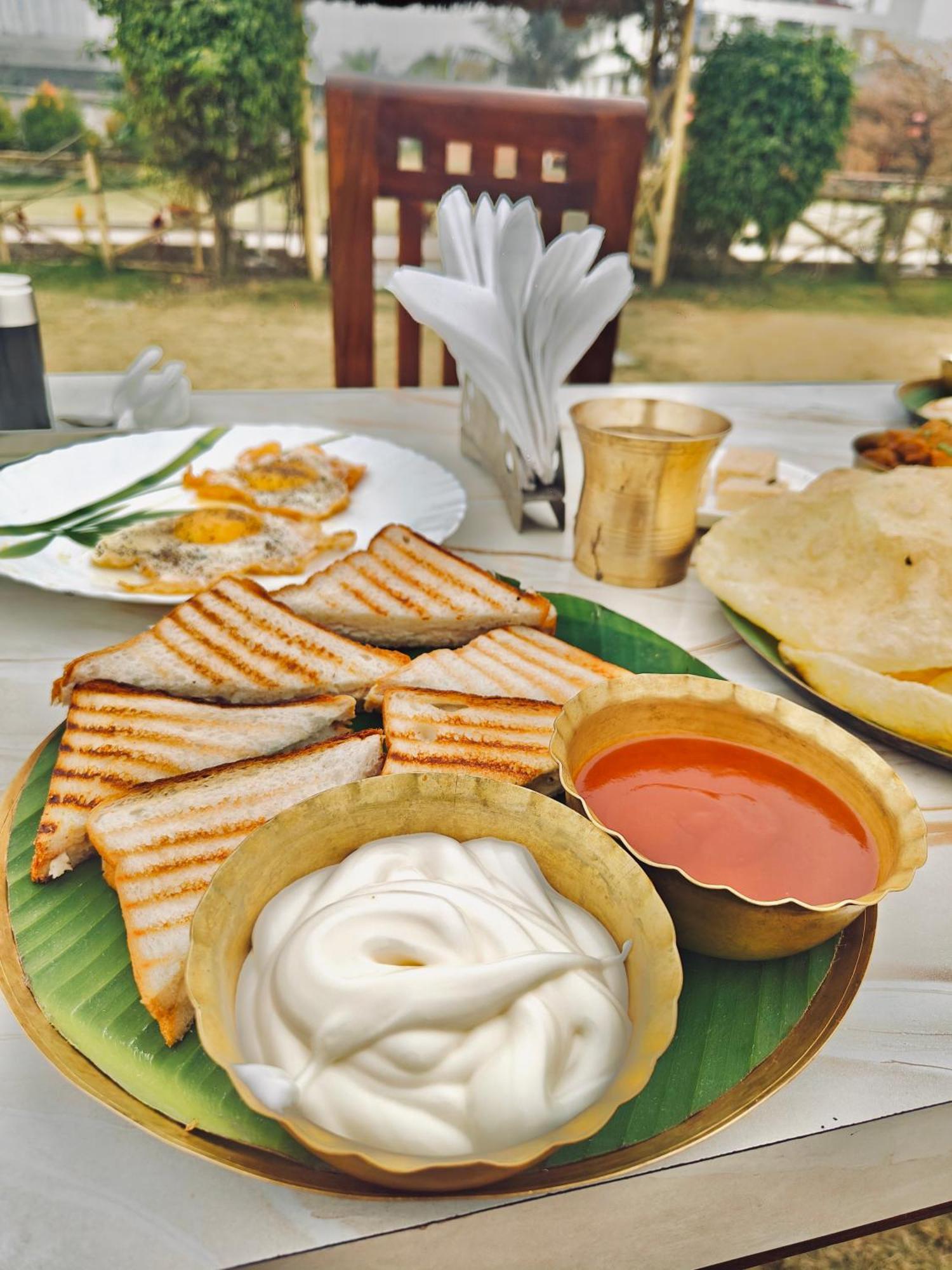 Palli Bangla Resort, Near Ruby Hospital, Anandapur Kolkata Eksteriør bilde